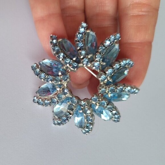 Vintage Retro 50s 60s Gorgeous Silver Blue Crystal Flower Brooch Pin - Picture 3 of 6